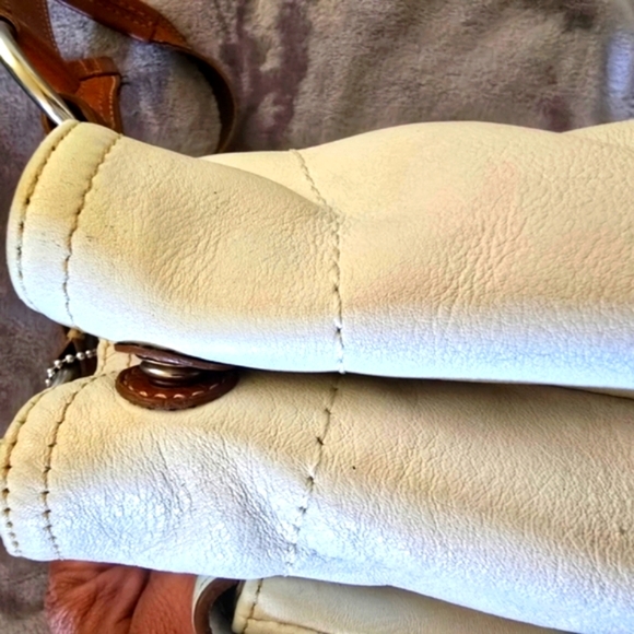 Coach Vintage Soho Double Buckle Cream & Brown Tote in Beautiful Condition! - Picture 11 of 12